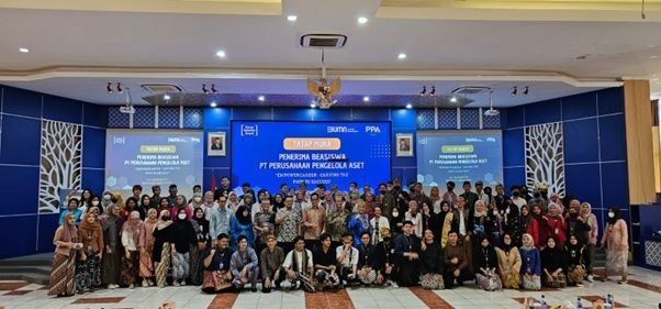 cover Workshop Meeting of Scholarship Recipients of Karya Salemba Empat Foundation UNS, UNDIP and UGM with PT Perusahaan Pengelola Aset (Asset Management Company)