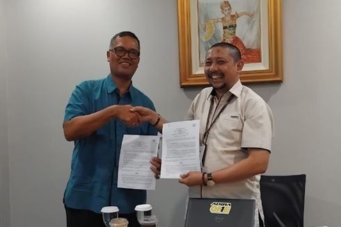 cover Ceremony & Career Management Adira Finance Scholarship Program 2024